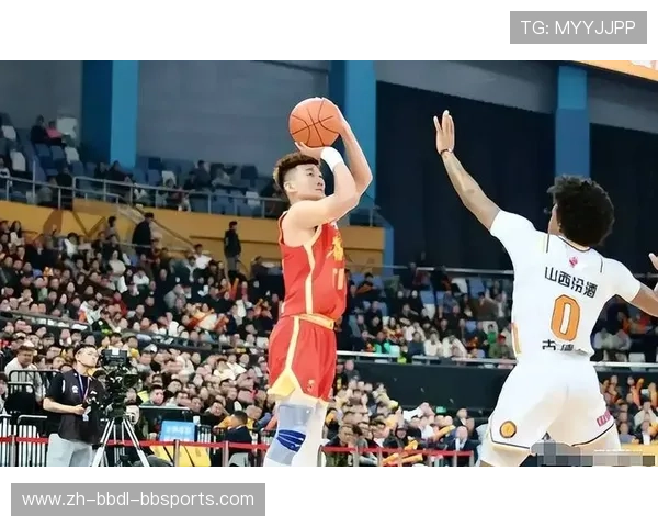 足球CBA第一人：谁是CBA历史上的足球第一人？